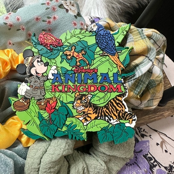 Disney Magnet - Picture 1 of 4